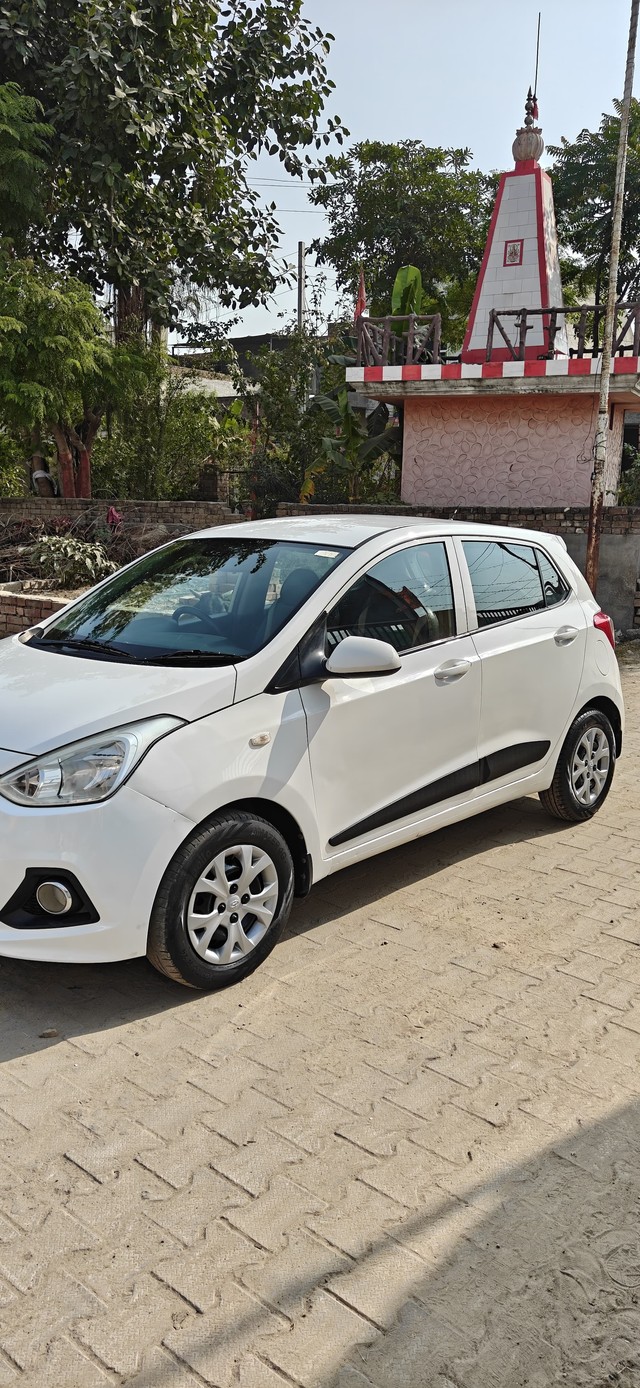 Second-hand 2015 Hyundai Grand i10 CRDi Magna for sale in Fatehabad