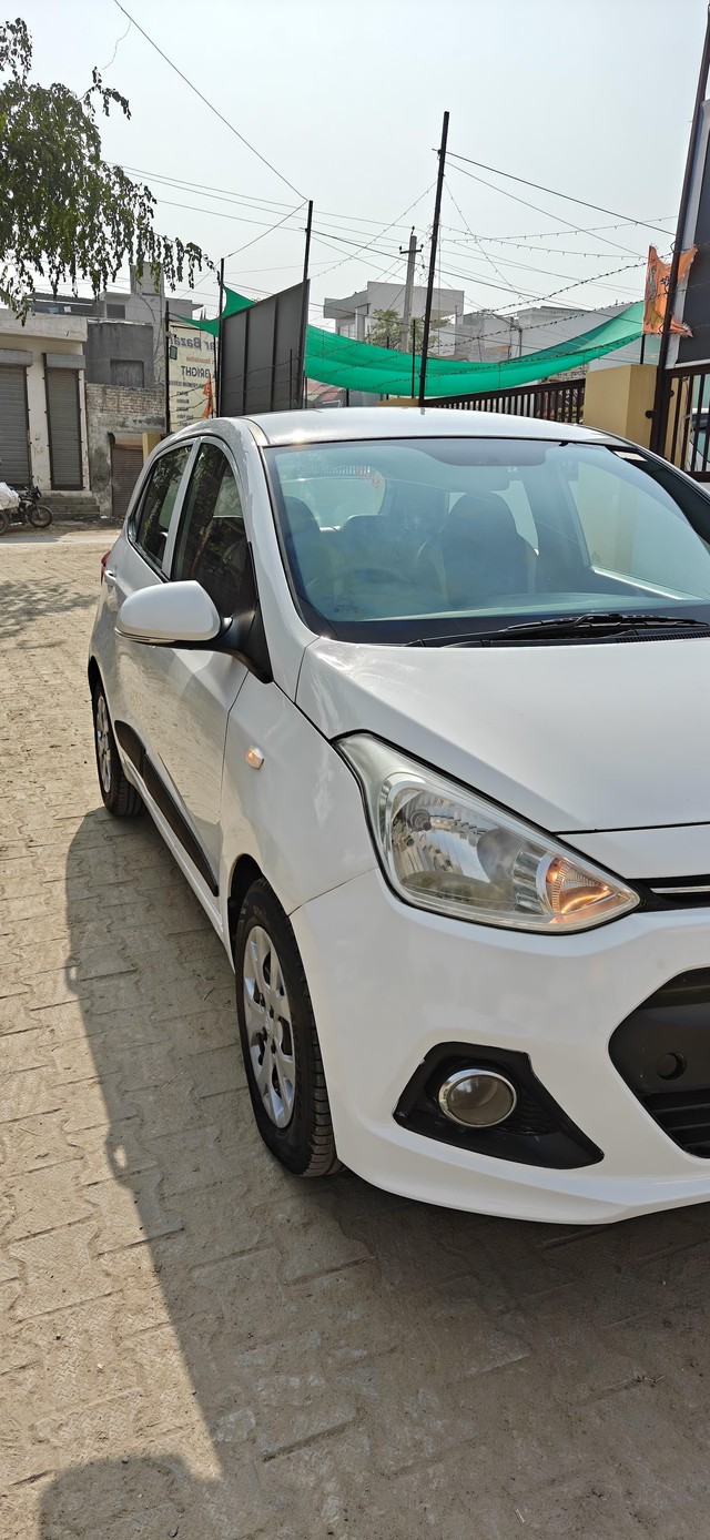 Second-hand 2015 Hyundai Grand i10 CRDi Magna for sale in Fatehabad-11