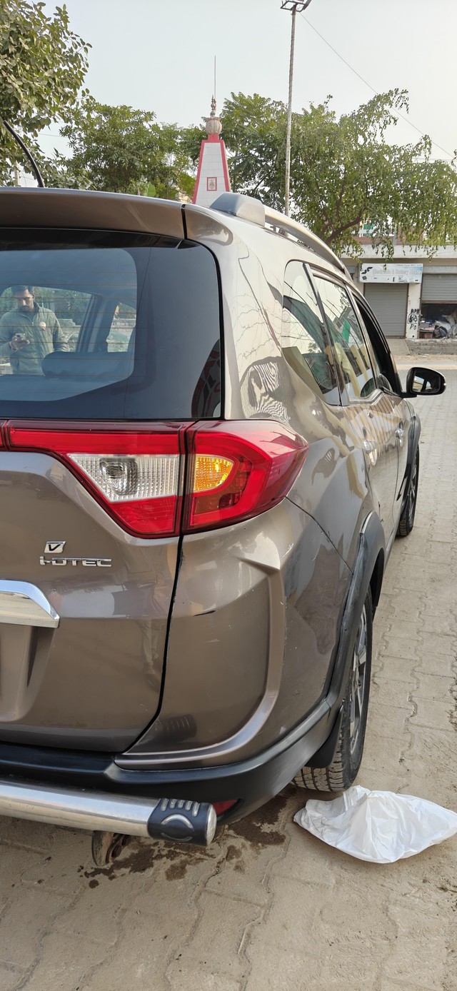 Second-hand 2017 Honda BR-V i-DTEC V MT for sale in Fatehabad-14