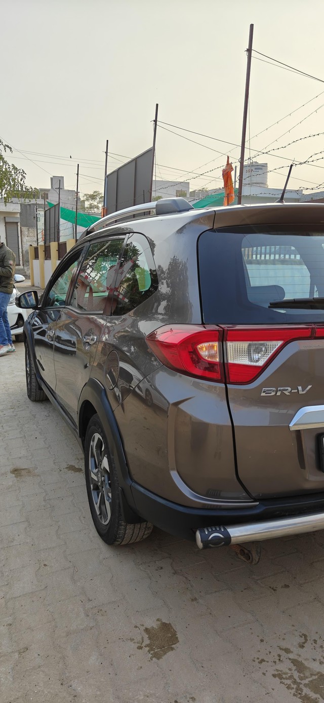 Second-hand 2017 Honda BR-V i-DTEC V MT for sale in Fatehabad-16