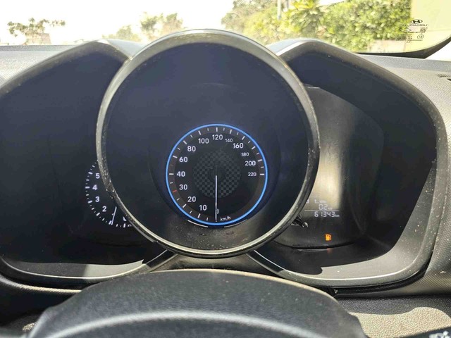 Hyundai Venue S Second-hand 2019 Hyundai Venue S for sale in Surat-2