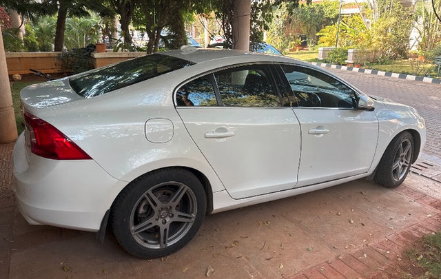 Second-hand 2015 Volvo S60 D4 Momentum BSIV for sale in Bangalore-3