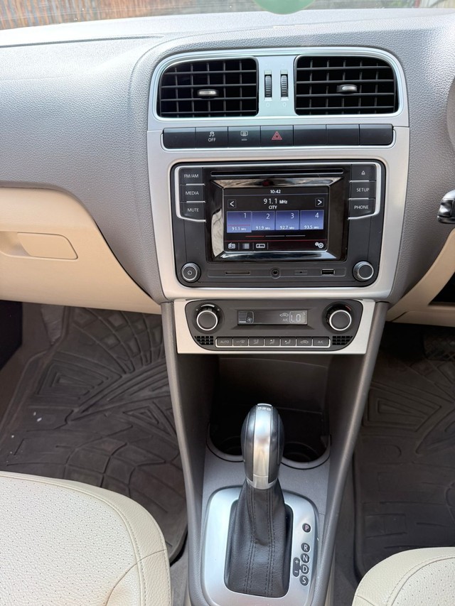 Second-hand 2016 Volkswagen Vento 1.2 TSI Highline AT for sale in Thane-12