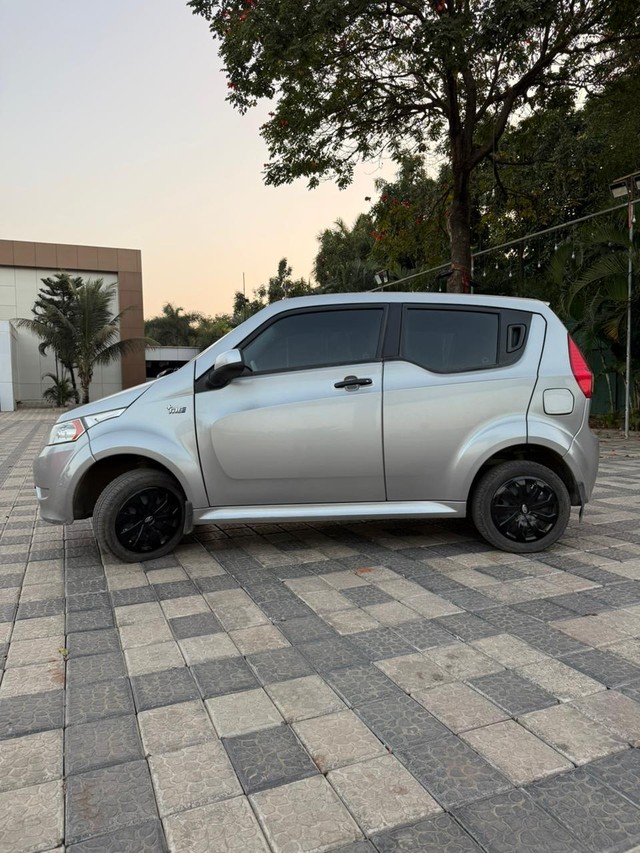 Second-hand 2018 Mahindra e2o Plus P4 for sale in Nashik-3