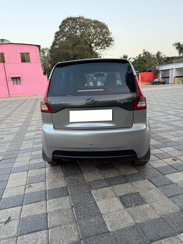 Second-hand 2018 Mahindra e2o Plus P4 for sale in Nashik-2