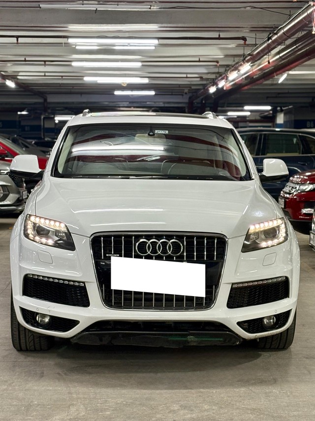 Second-hand 2013 Audi Q7 3.0 TDI quattro for sale in Mumbai-3