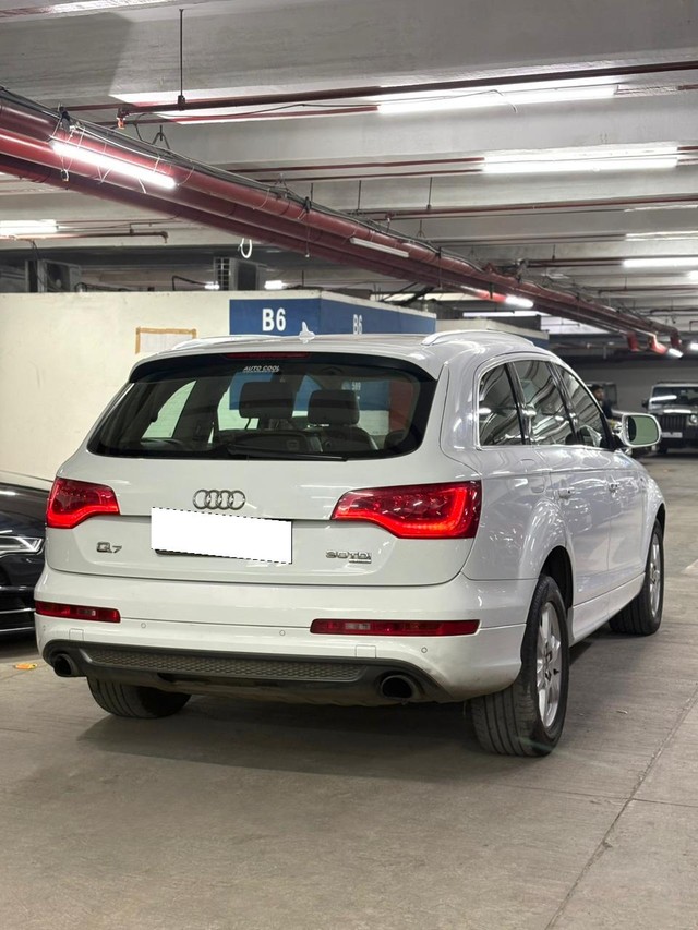 Second-hand 2013 Audi Q7 3.0 TDI quattro for sale in Mumbai-11