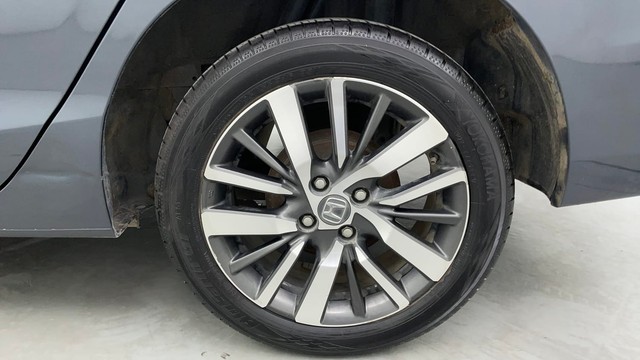 Second-hand 2022 Honda City ZX MT for sale in Chennai-19