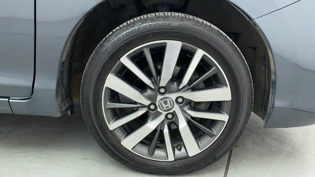 Second-hand 2022 Honda City ZX MT for sale in Chennai-17