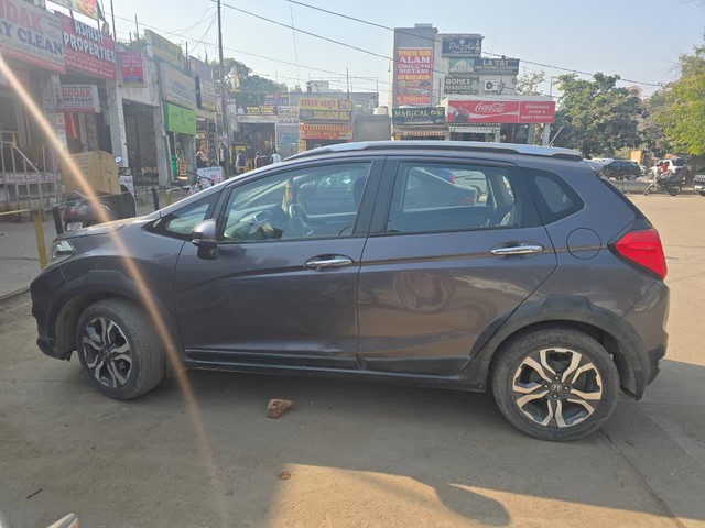 Second-hand 2017 Honda WR-V i-VTEC S for sale in Faridabad-3