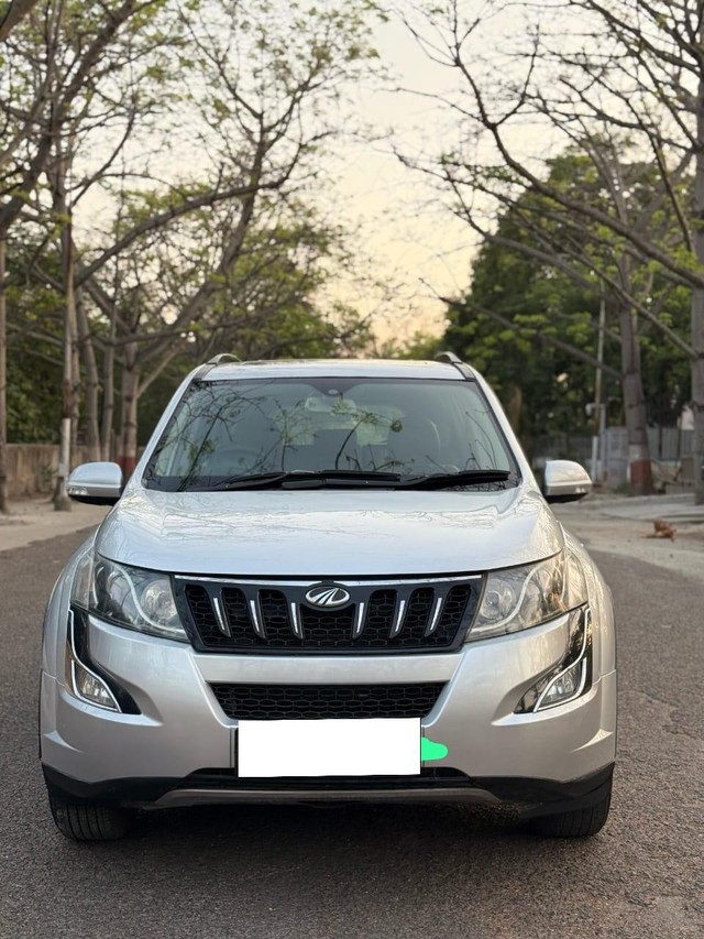 Second-hand 2016 Mahindra XUV500 W10 2WD for sale in New Delhi-3