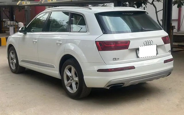 Second-hand 2017 Audi Q7 45 TDI Quattro Premium Plus for sale in New Delhi-6