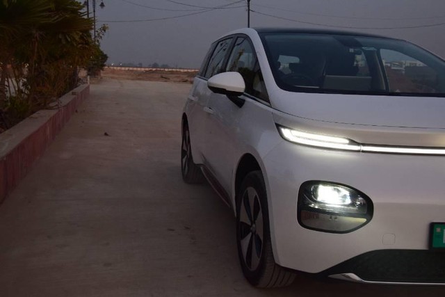 Second-hand 2025 MG Windsor EV Essence for sale in Hanumangarh-13