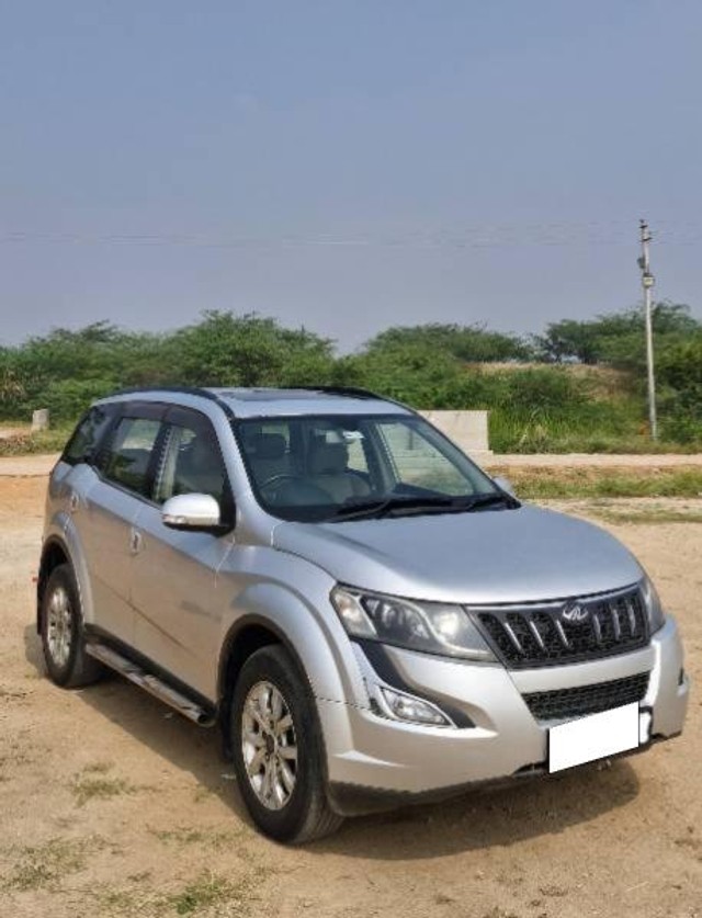 Second-hand 2015 Mahindra XUV500 W10 AWD for sale in Mahabubabad-0
