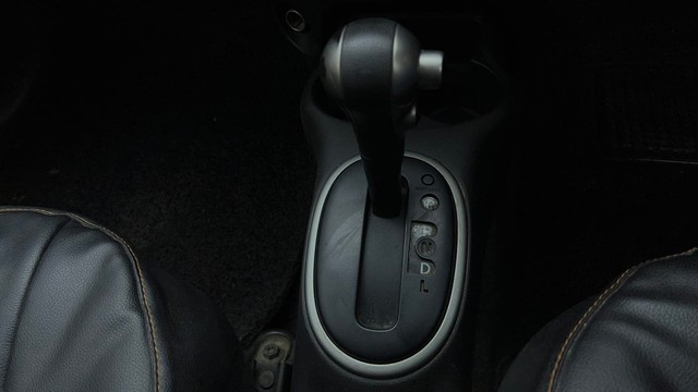 Second-hand 2016 Nissan Micra XV CVT for sale in New Delhi-12