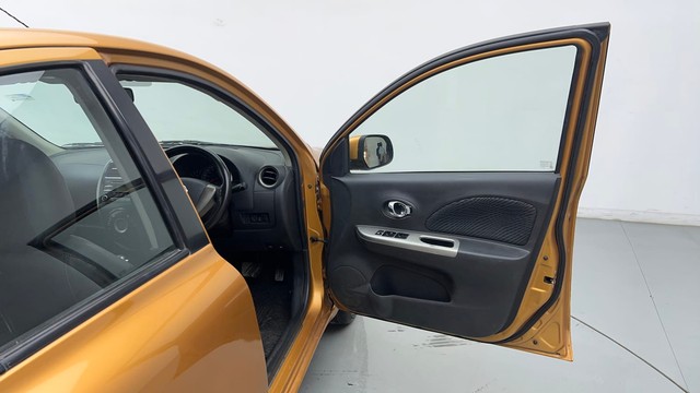 Second-hand 2016 Nissan Micra XV CVT for sale in New Delhi-16