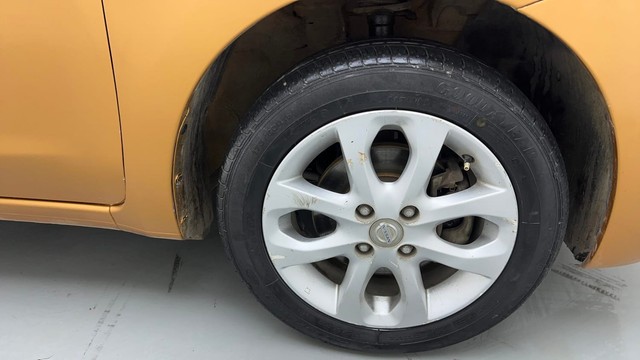 Second-hand 2016 Nissan Micra XV CVT for sale in New Delhi-17