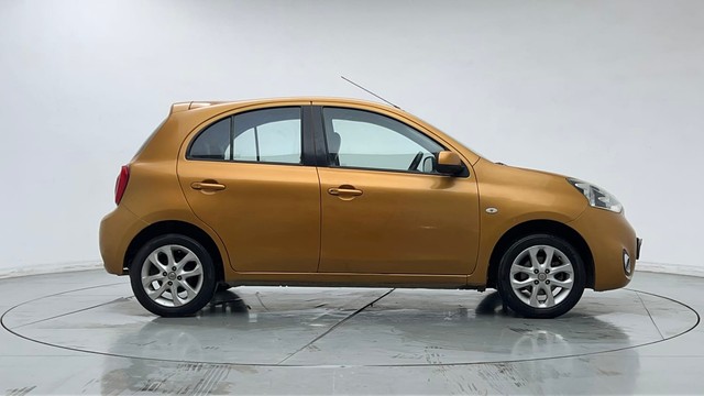 Second-hand 2016 Nissan Micra XV CVT for sale in New Delhi-2