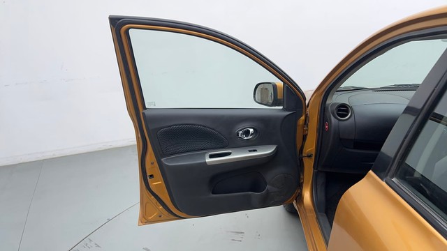 Second-hand 2016 Nissan Micra XV CVT for sale in New Delhi-28