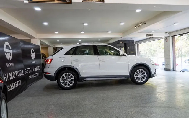 Second-hand 2016 Audi Q3 35 TDI Quattro Premium for sale in New Delhi-4