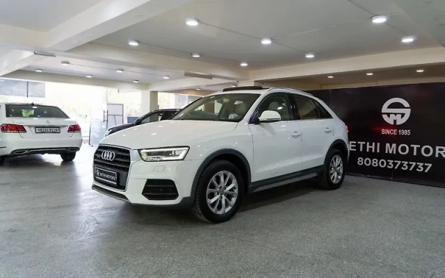 Second-hand 2016 Audi Q3 35 TDI Quattro Premium for sale in New Delhi-3