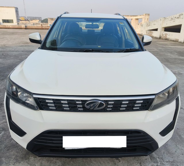Second-hand 2019 Mahindra XUV300 W6 Diesel BSIV for sale in Allahabad-3