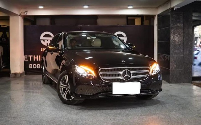 Second-hand 2017 Mercedes-Benz E-Class E250 CDI Avantgarde for sale in New Delhi-6