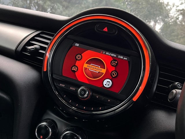 Second-hand 2018 Mini Cooper Convertible S for sale in New Delhi-16