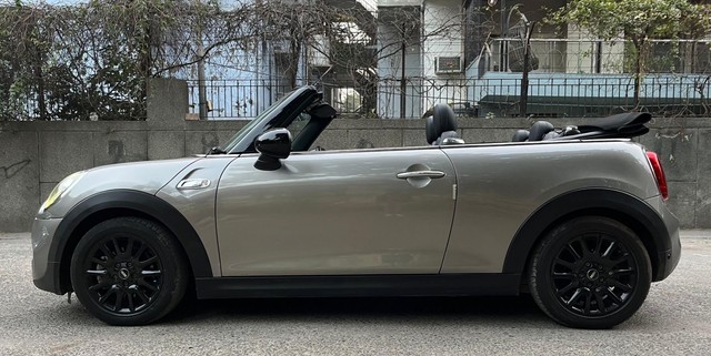 Second-hand 2018 Mini Cooper Convertible S for sale in New Delhi-2