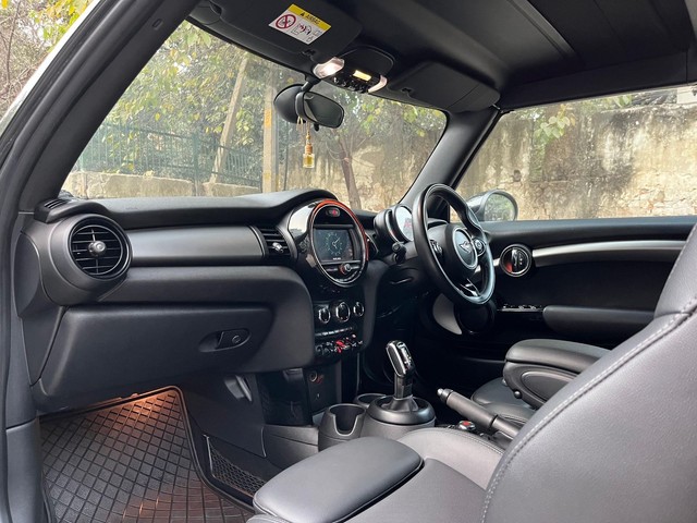 Second-hand 2018 Mini Cooper Convertible S for sale in New Delhi-7