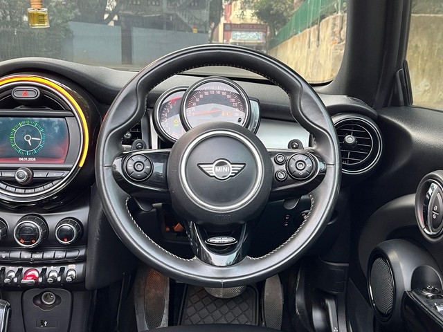 Second-hand 2018 Mini Cooper Convertible S for sale in New Delhi-8