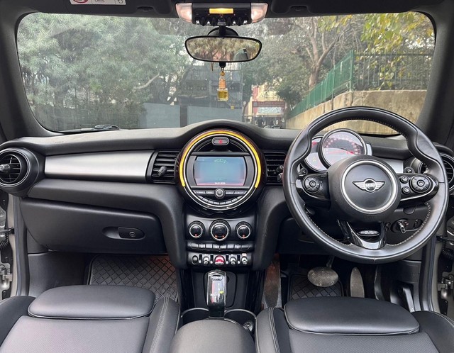 Second-hand 2018 Mini Cooper Convertible S for sale in New Delhi-15