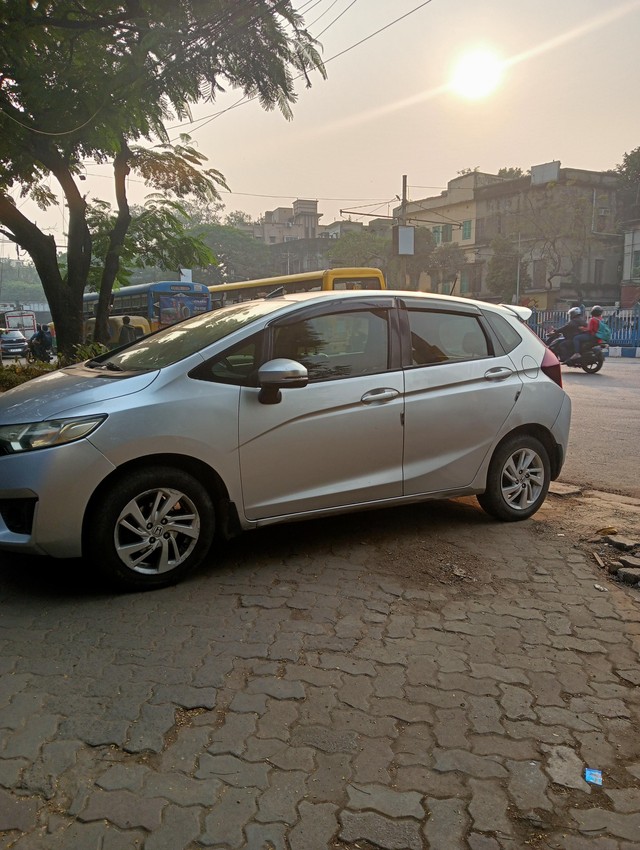 Second-hand 2017 Honda Jazz 1.5 VX i DTEC for sale in Kolkata-6