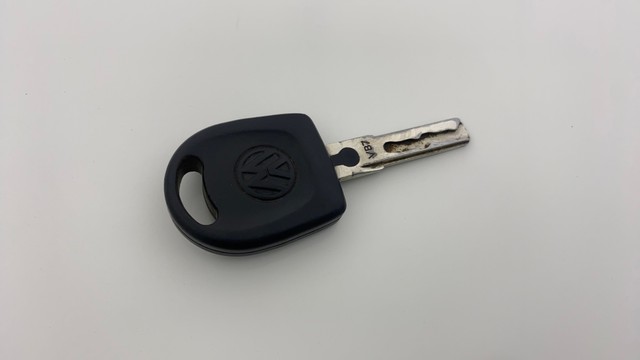 Second-hand 2012 Volkswagen Polo Petrol Trendline 1.2L for sale in Thane-21