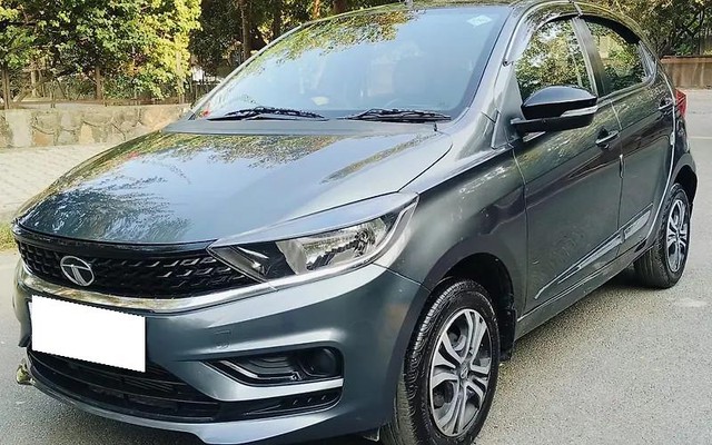 Second-hand 2023 Tata Tiago XT CNG for sale in New Delhi-0