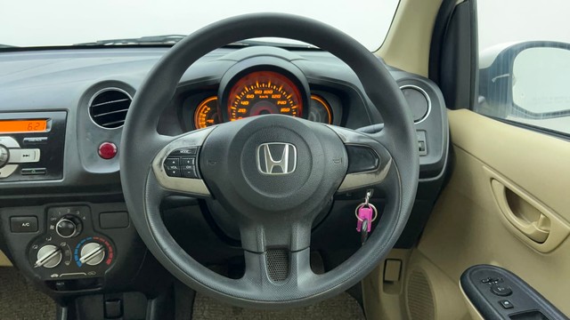 Second-hand 2014 Honda Amaze S i-VTEC for sale in Ahmedabad-30