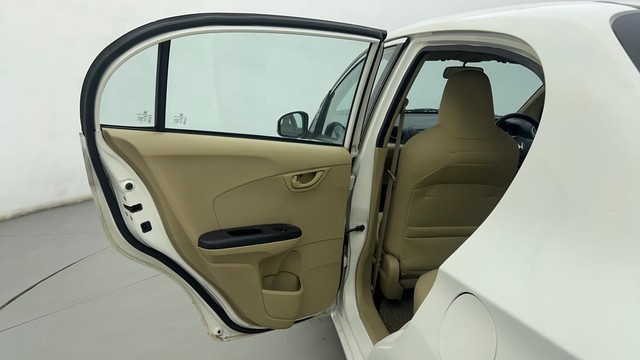 Second-hand 2014 Honda Amaze S i-VTEC for sale in Ahmedabad-36