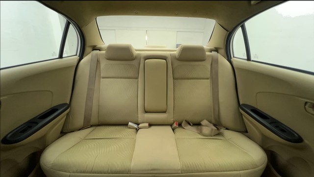 Second-hand 2014 Honda Amaze S i-VTEC for sale in Ahmedabad-37