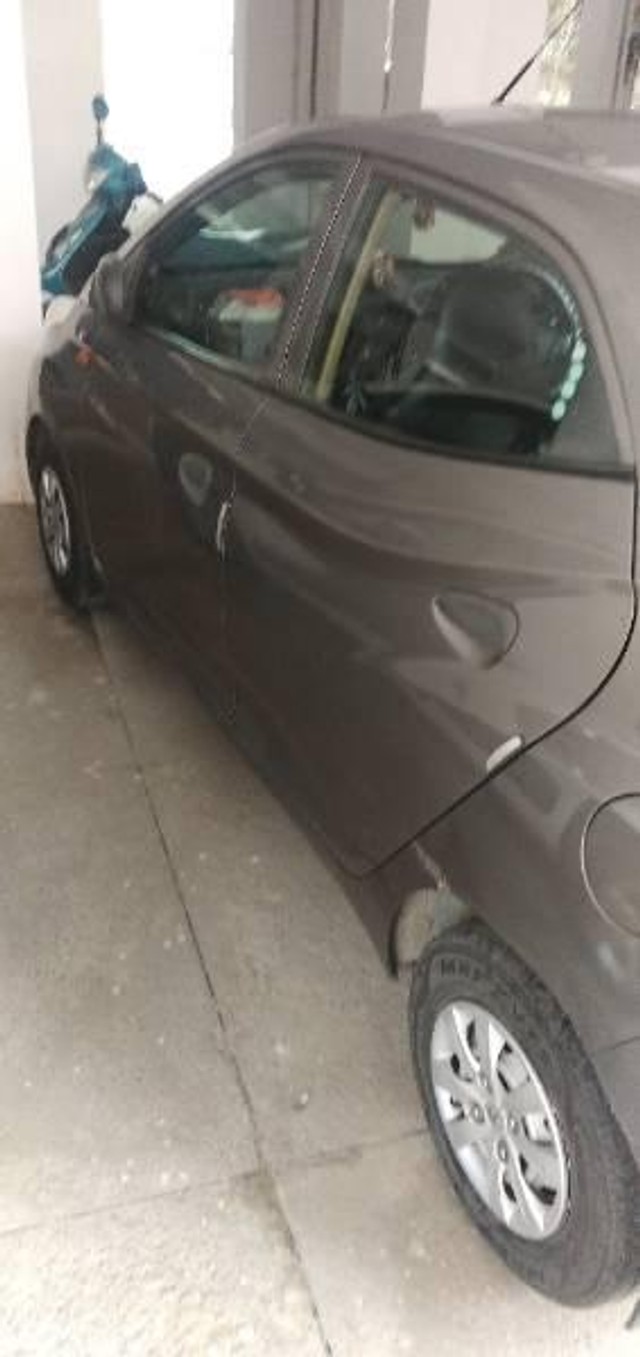 Second-hand 2012 Hyundai EON Era Plus for sale in Ghaziabad-5