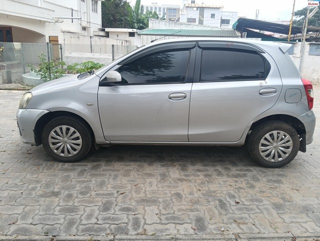 Second-hand 2017 Toyota Etios GD for sale in Coimbatore-3