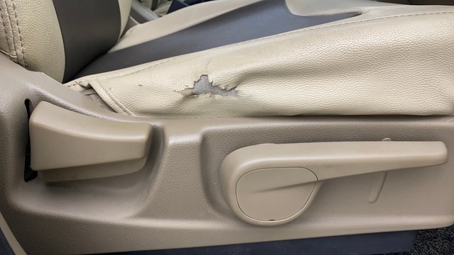 Second-hand 2019 Mahindra TUV 300 T10 for sale in Coimbatore-18