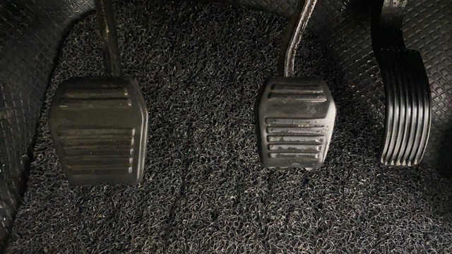 Second-hand 2019 Mahindra TUV 300 T10 for sale in Coimbatore-14