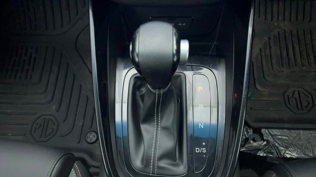 Second-hand 2020 MG Hector Sharp DCT for sale in Mumbai-12