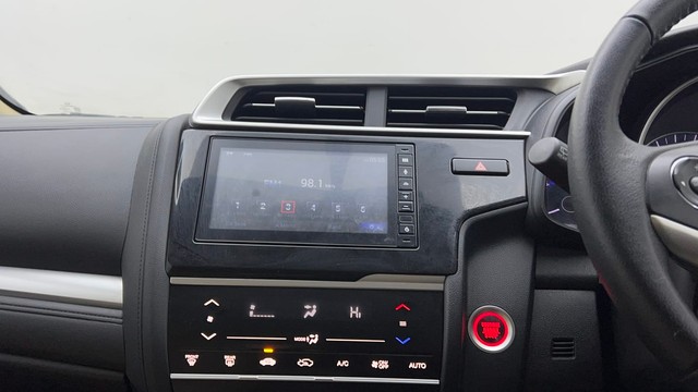 Second-hand 2022 Honda Jazz ZX for sale in Noida-25