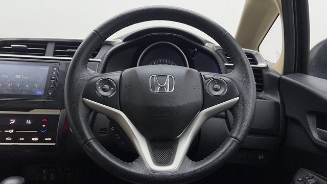 Second-hand 2022 Honda Jazz ZX for sale in Noida-26