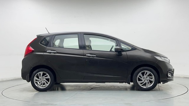 Second-hand 2022 Honda Jazz ZX for sale in Noida-2