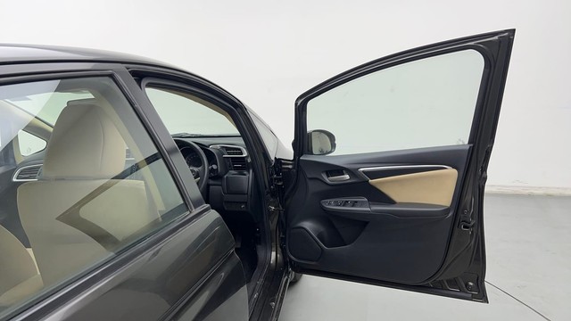 Second-hand 2022 Honda Jazz ZX for sale in Noida-16