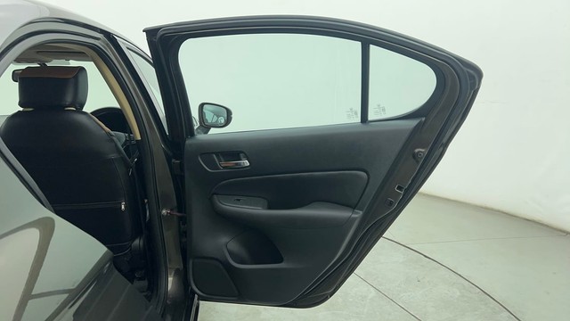 Second-hand 2022 Honda City VX MT for sale in Chennai-25