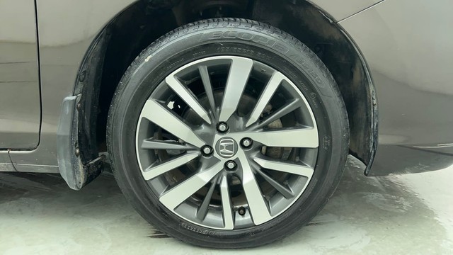 Second-hand 2022 Honda City VX MT for sale in Chennai-17