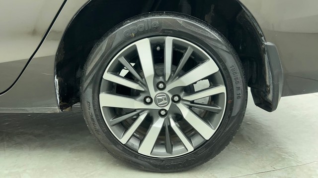 Second-hand 2022 Honda City VX MT for sale in Chennai-19